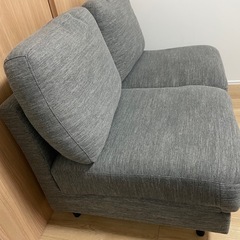 引き渡し予定者決定済み　ソファの画像