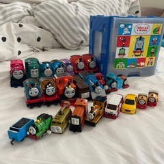 　箱も。おもちゃ ミニカー トーマスの画像