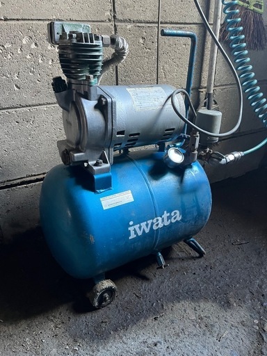 イワタ　コンプレッサー