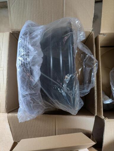 お値下げしました！　ヤリス　新品　純正スチールホイール　ホイールキャップ　４本