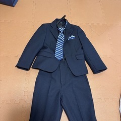キッズフォーマルスーツ 110cm美品　元値11000円の画像