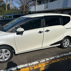 シエンタ7ニンHVの画像
