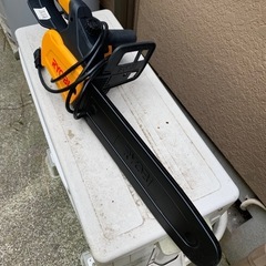 木の伐採や木材カット用チェンソーの画像