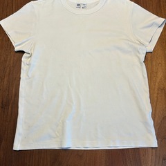 ユニクロレディース　Tシャツ　ホワイト色　サイズ　XL