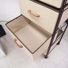 4段収納ワゴン　リユース品　価格　3,850円 - 名護市