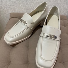 ローファー　白　ソフトローファー　ぺたんこシューズ　フラットシューズ