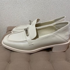 ローファー　白　ソフトローファー　ぺたんこシューズ　フラットシューズの画像