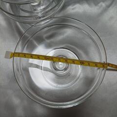 デザート皿ガラス容器３つの画像