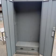 大きなロッカーの画像