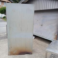 大きなロッカーの画像