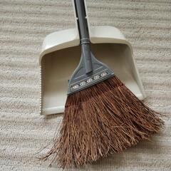 ほうき　ちりとりの画像