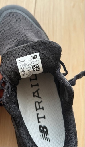 新品箱無しnewbalance スニーカー 黒 22.5cm