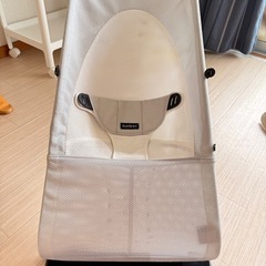 ベビービョルンバウンサーBliss Air グレー白の画像