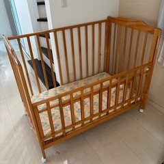 カトージ　ベビーベッド
の画像