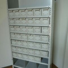 【中古】日本ファイリング 引出付き 軽量物品棚 奥行440mm 引き出し41個 スチールラック 業務用 オフィス の画像