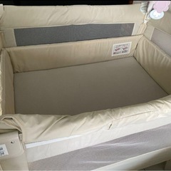 近日処分予定　アップリカ　ココネル　ベージュ　ベビーベッド の画像