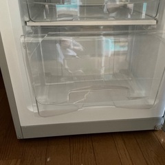 冷凍庫　2022年製部屋中で使用していた美品の画像