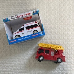 【未使用】　おもちゃ　救急車　消防車