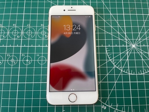 【中古スマホ】iPhone8/64GB/ゴールド/SIMロック解除済