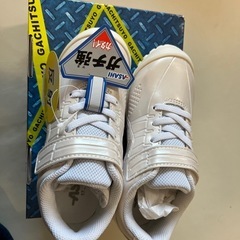 岡辻　山手幼稚園　運動靴17cm