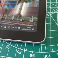 【中古】Surface Go2 /64GB/電源アダプタ付/画面小割れありの画像