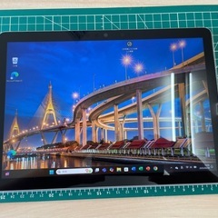 【中古】Surface Go2 /64GB/電源アダプタ付/画面小割れありの画像