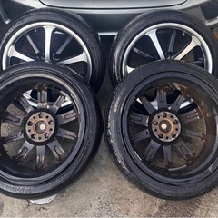 ESTATUS ホイールタイヤセット　タイヤサイズ215/45ZR18 ヴォクシー70につける事可能　PCD 114.3の画像