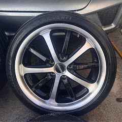 ESTATUS ホイールタイヤセット　タイヤサイズ215/45ZR18 ヴォクシー70につける事可能　PCD 114.3の画像