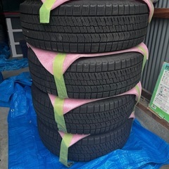 ホイールバルミナ ブリヂストンスタッドレスタイヤ215/65R16の画像