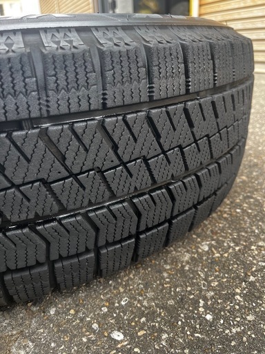 ホイールバルミナ ブリヂストンスタッドレスタイヤ215/65R16