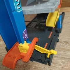 HotwHeels 立体駐車場の画像