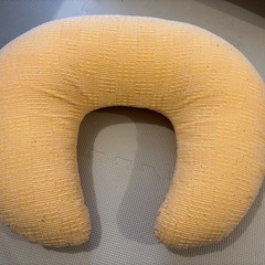 マーナ　授乳クッション　黄色の画像