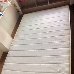 宮照明•コンセント付きダブルベッド の画像