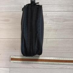 黒ポーチの画像