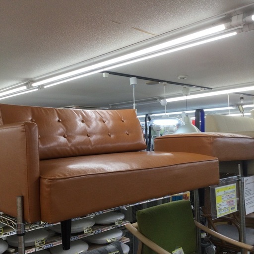 春日市?２人掛けソファ?オットマン付き?おしゃれなレザー仕様♪?定価¥69,800　No1504