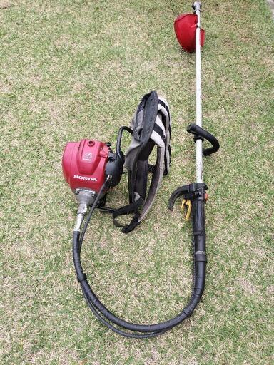 値下げHONDA背負い式刈払機　草刈機 25cc　売却決定