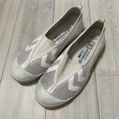 体育館シューズ　23.5cm