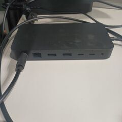 Surface Pro 9 16GB i7 256GB + Surface Thunderbolt 4 Dock Stationの画像