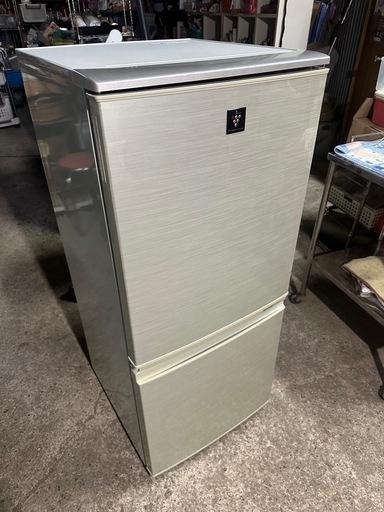 シャープ 137L 2ドア冷蔵庫(ゴールド系)SHARPプラズマ シャープ 137L 2ドア冷蔵庫(ゴールド系)SHARPプラズマ
