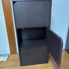 扉付き3段ボックスの画像