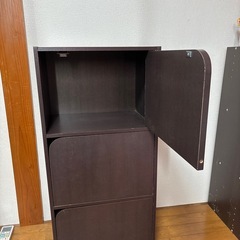 扉付き3段ボックスの画像