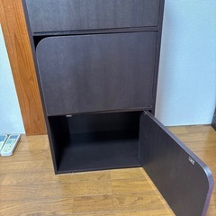 扉付き3段ボックスの画像
