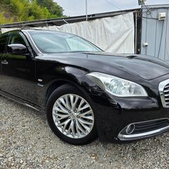 シーマ☆ハイブリッドVIP☆車検令和9年4月☆純正メーカーナビ☆...