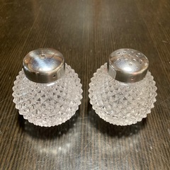 【新品未使用】カメイガラス　クリスタル製　調味料入れセット　モダンカットコレクション　シュガーポット　醤油差し　オイル差し　塩コショウ入れ　の画像