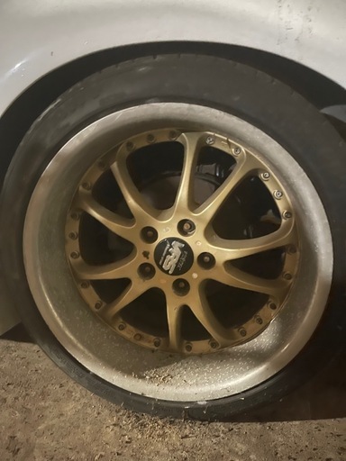 決まりました。マナレイ　VRS　18インチ　8.5j