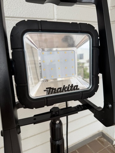 マキタ　ML805（スタンド付き）