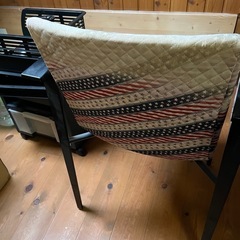 中古品イタリアン椅子2脚セット。布張り替えました。の画像