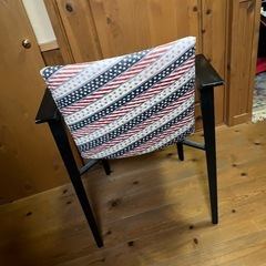 中古品イタリアン椅子2脚セット。布張り替えました。の画像