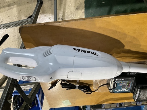 取引予定者確定いたしました。マキタ　掃除機　10.8V純正バッテリー2個