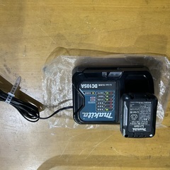 取引予定者確定いたしました。マキタ　掃除機　10.8V純正バッテリー2個の画像